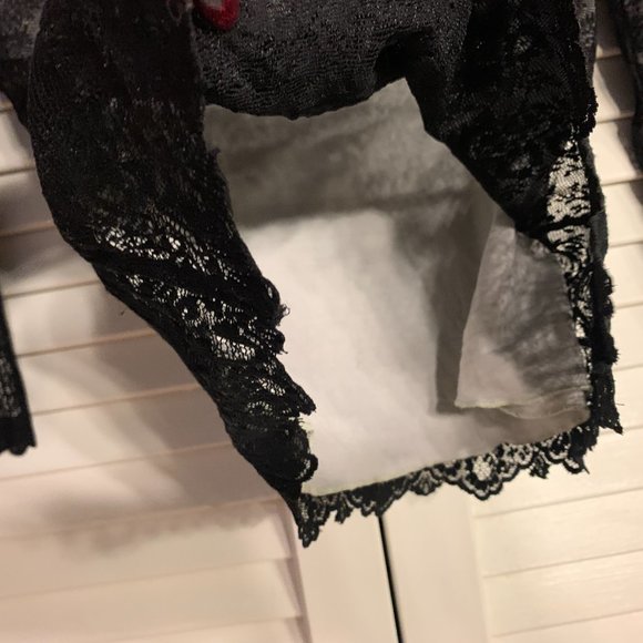 Central Park West New York Black Lace Lined V-Neck Top XS - Picture 13 of 16